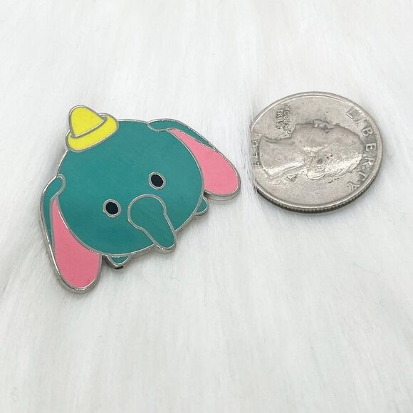 🔮 5/$25 Disney Dumbo Tsum Tsum Pin - Picture 2 of 2